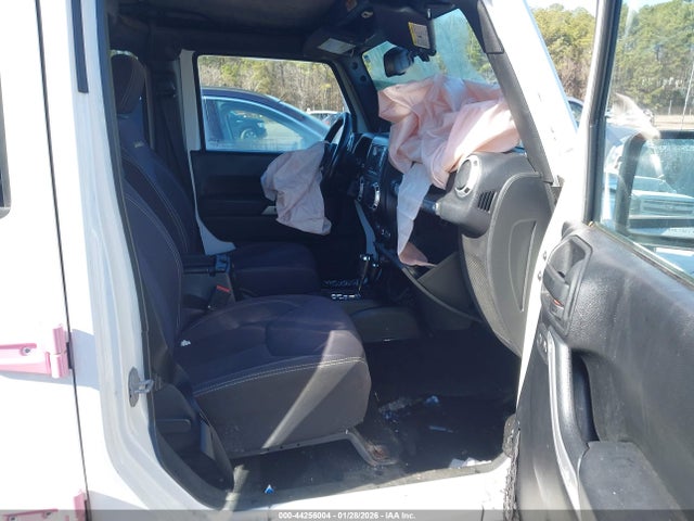 2013 JEEP WRANGLER UNLIMITED 1C4BJWEG3DL536797 Photo 4