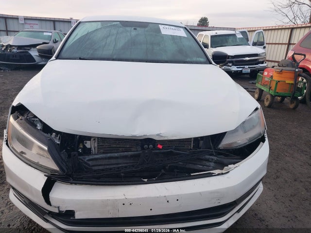 3VWD17AJ6GM376561 Volkswagen Jetta 1.8t Sport