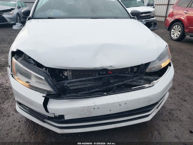 3VWD17AJ6GM376561 Volkswagen Jetta 1.8t Sport