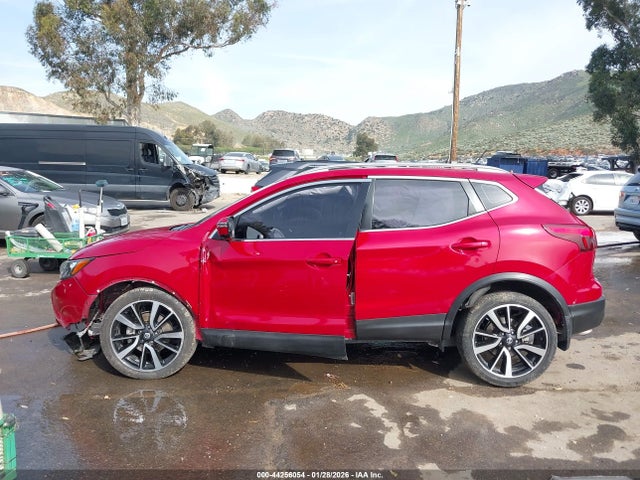 JN1BJ1CP9HW005570 Nissan Rogue Sport Sl