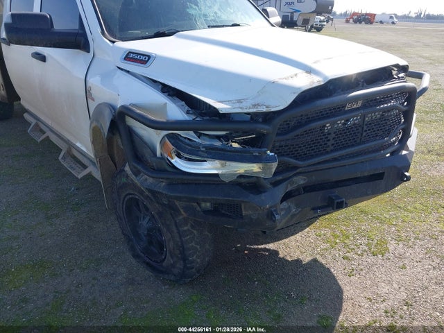 44256161 :رقم المزاد ، 3C63R3GL1NG164436 vin ، 2022 Ram 3500 Tradesman  4x4 8' Box مزاد بيع