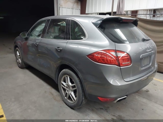 2011 PORSCHE CAYENNE WP1AA2A2XBLA05123 Photo 2