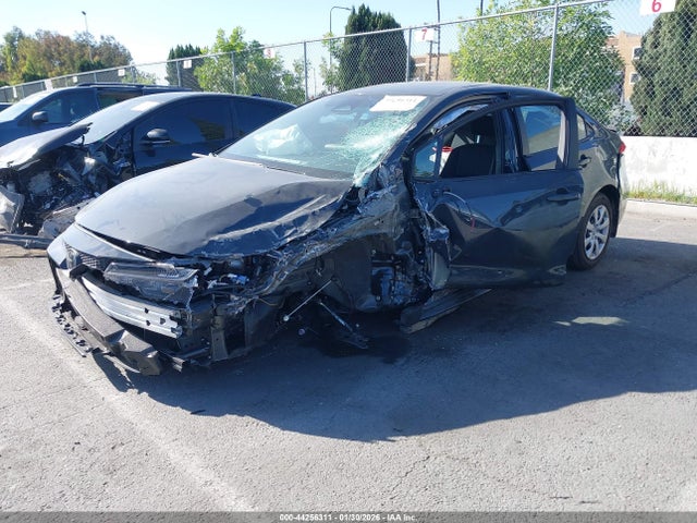 Toyota COROLLA LE 2026 5YFB4MDE6TP385911 Image 2