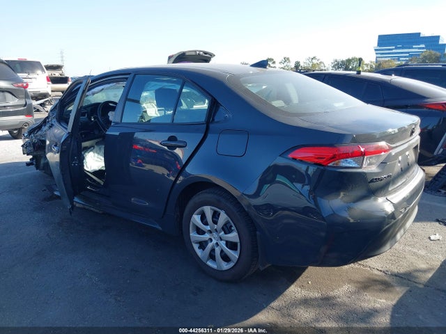 Toyota COROLLA LE 2026 5YFB4MDE6TP385911 Image 3