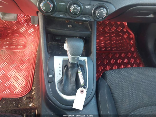 3KPF24AD6NE424679 KIA Forte Lxs