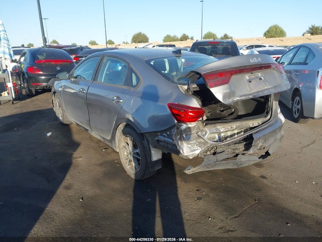 3KPF24AD6NE424679 KIA Forte Lxs