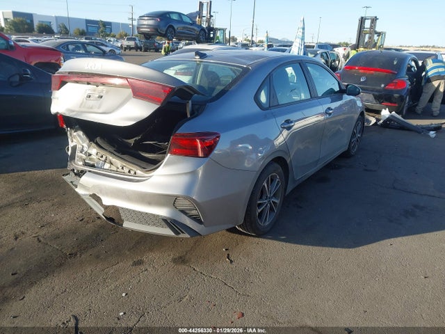 3KPF24AD6NE424679 KIA Forte Lxs