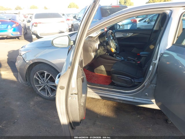 3KPF24AD6NE424679 KIA Forte Lxs