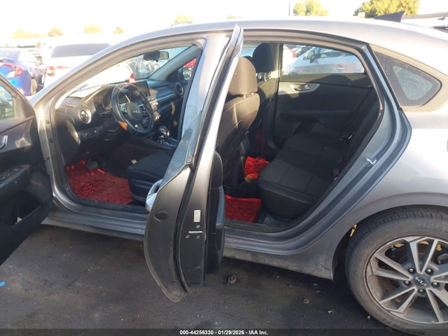 3KPF24AD6NE424679 KIA Forte Lxs