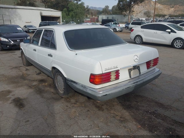 1984 MERCEDES-BENZ 380 WDBCA32A2EA043000 Photo 2