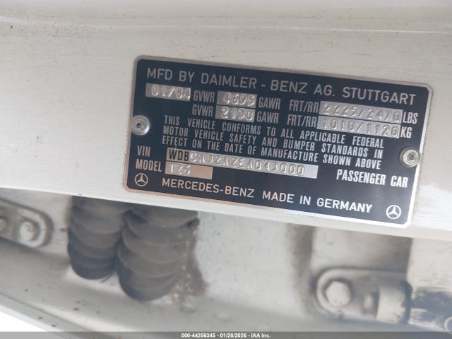 1984 MERCEDES-BENZ 380 WDBCA32A2EA043000 Photo 8