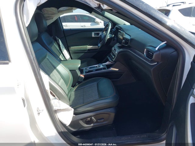 2023 FORD EXPLORER 1FMSK8JH7PGB50545 Photo 4