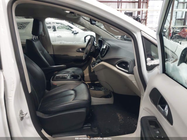 Продаж на аукціоні авто 2024 Chrysler Pacifica Touring L, vin: 2C4RC1BG1RR110055, номер лоту: 44256530