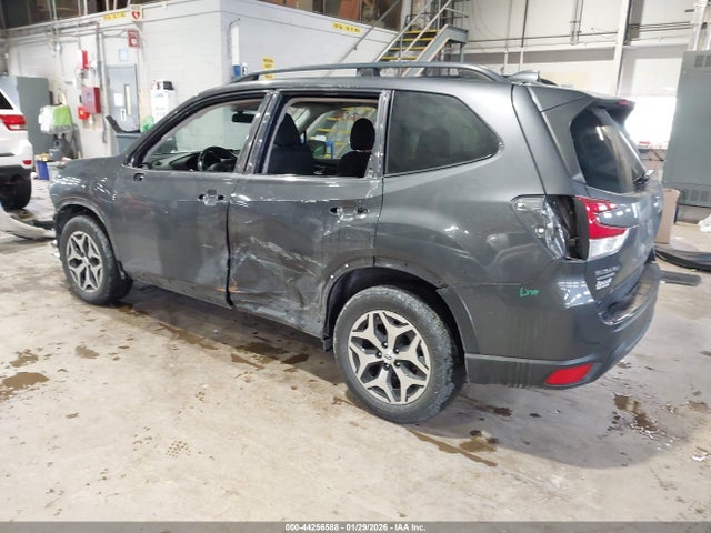 JF2SKAFC4MH581554 Subaru Forester Premium