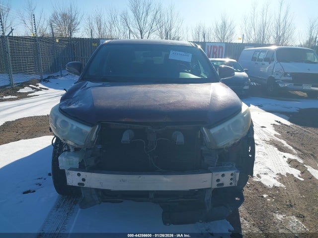 5TDZARFH2FS015952 Toyota Highlander Le