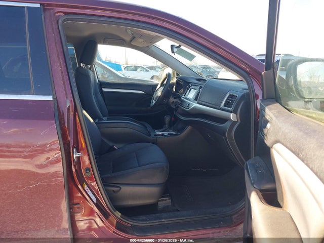 5TDZARFH2FS015952 Toyota Highlander Le