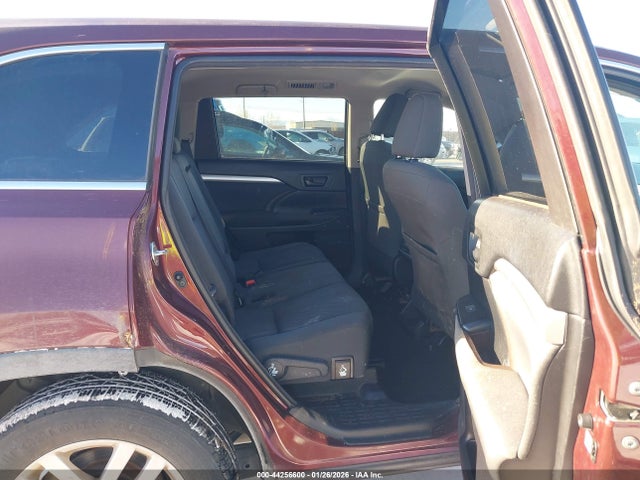5TDZARFH2FS015952 Toyota Highlander Le