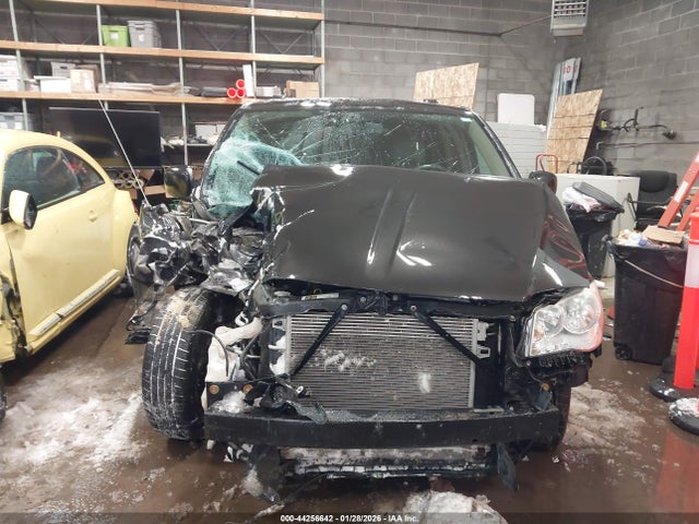 44256642 :رقم المزاد ، 2C4RC1BG2FR629773 vin ، 2015 Chrysler Town & Country Touring مزاد بيع