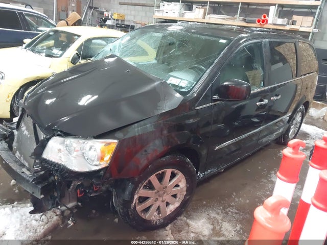 44256642 :رقم المزاد ، 2C4RC1BG2FR629773 vin ، 2015 Chrysler Town & Country Touring مزاد بيع