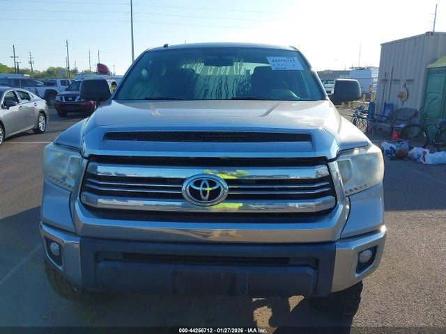 5TFDW5F15HX589790 Toyota Tundra Sr5 5.7l V8