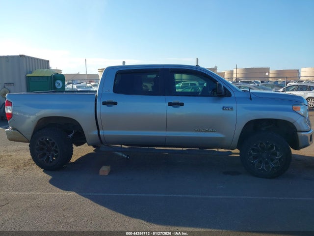 5TFDW5F15HX589790 Toyota Tundra Sr5 5.7l V8