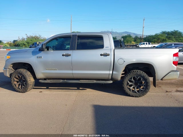 5TFDW5F15HX589790 Toyota Tundra Sr5 5.7l V8