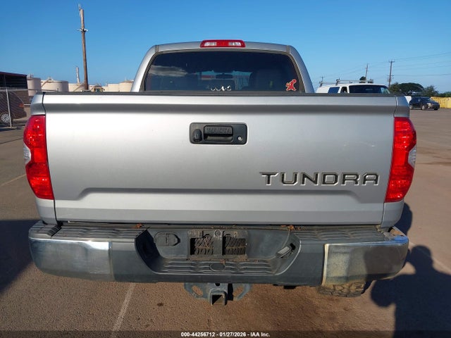 5TFDW5F15HX589790 Toyota Tundra Sr5 5.7l V8