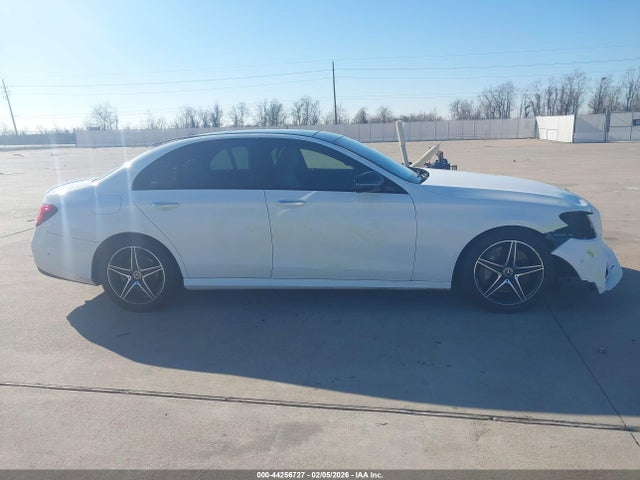 WDDZF4JBXJA306427 Mercedes-Benz E 300