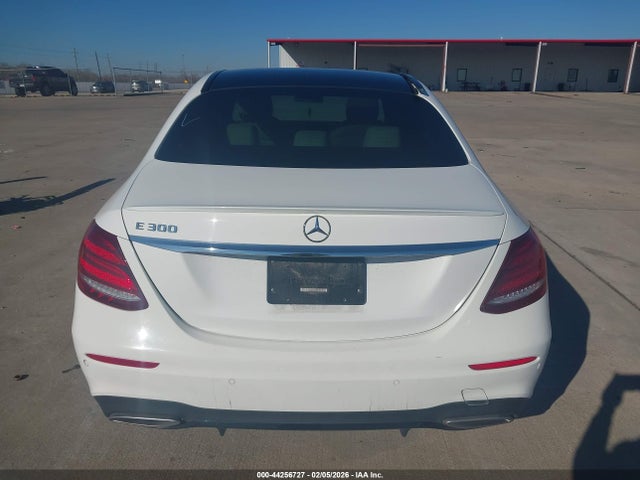 WDDZF4JBXJA306427 Mercedes-Benz E 300