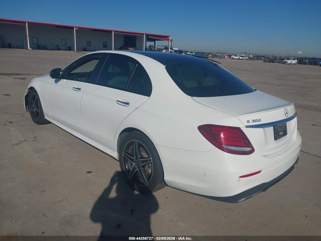 WDDZF4JBXJA306427 Mercedes-Benz E 300