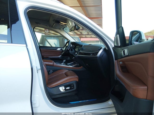 5UXCW2C57KLB43528 BMW X7 Xdrive40i