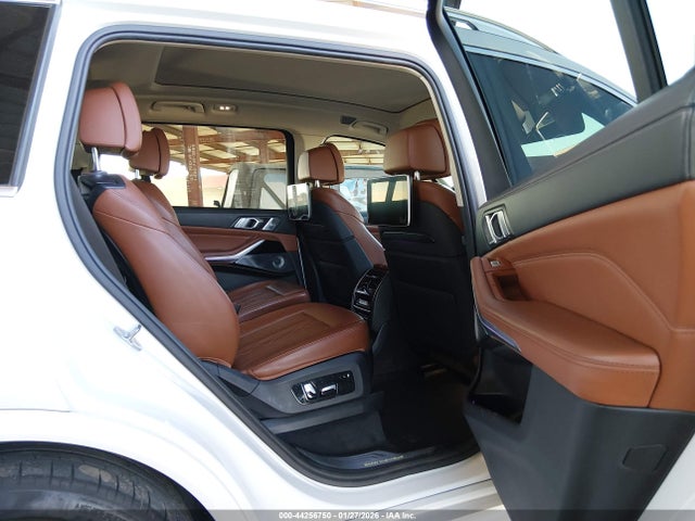 5UXCW2C57KLB43528 BMW X7 Xdrive40i