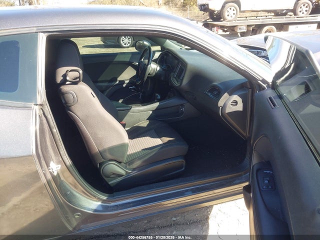 2019 DODGE CHALLENGER 2C3CDZAG5KH719622 Photo 4