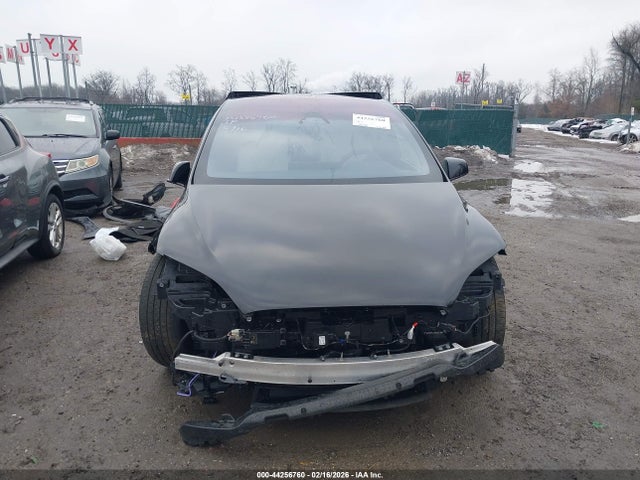 Продажа на аукционе авто 2023 Tesla Model X Plaid Tri Motor All-wheel Drive, vin: 7SAXCBE62PF429850, номер лота: 44256760