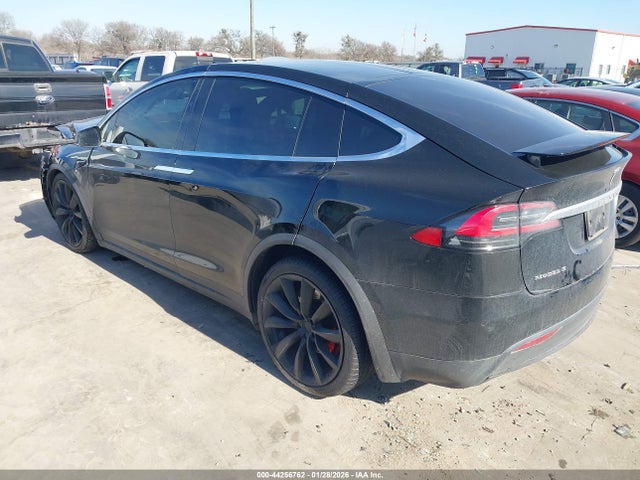 2018 TESLA MODEL X 5YJXCAE44JF081112 Photo 2