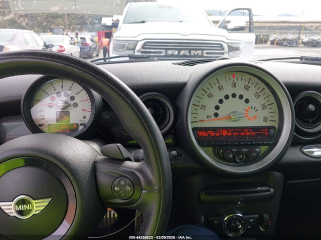 2013 MINI CLUBMAN WMWZG3C57DT576875 Photo 6