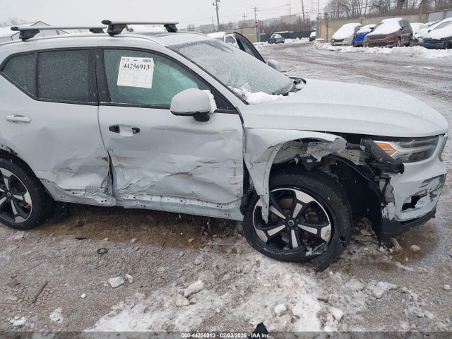 2020 VOLVO XC40 YV4162UK9L2270554 Photo 5