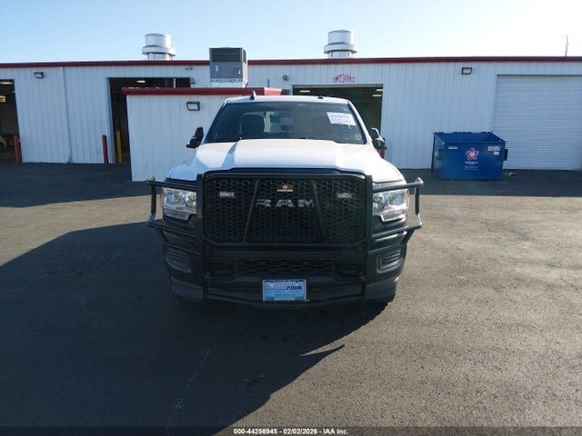 3C6UR5CJ5NG322474 RAM 2500 Tradesman 4x4 6&#039;4 Box