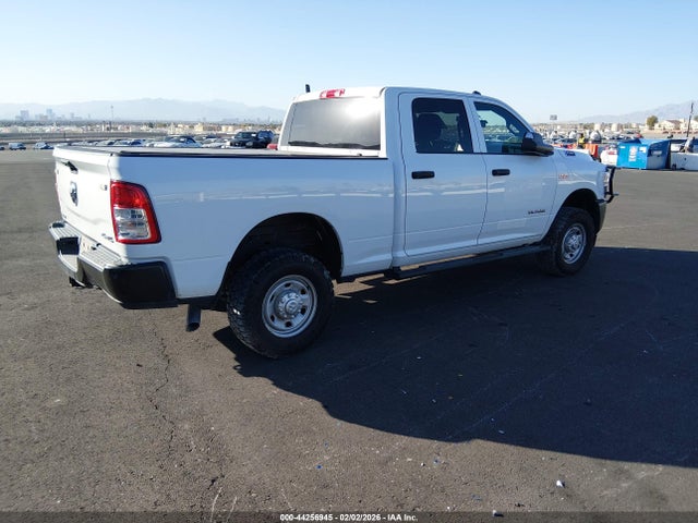 3C6UR5CJ5NG322474 RAM 2500 Tradesman 4x4 6&#039;4 Box
