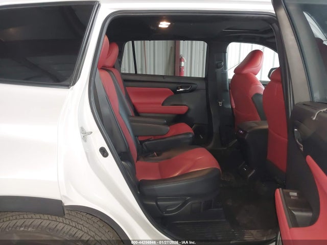 5TDKDRBH8RS548343 Toyota Highlander Xse