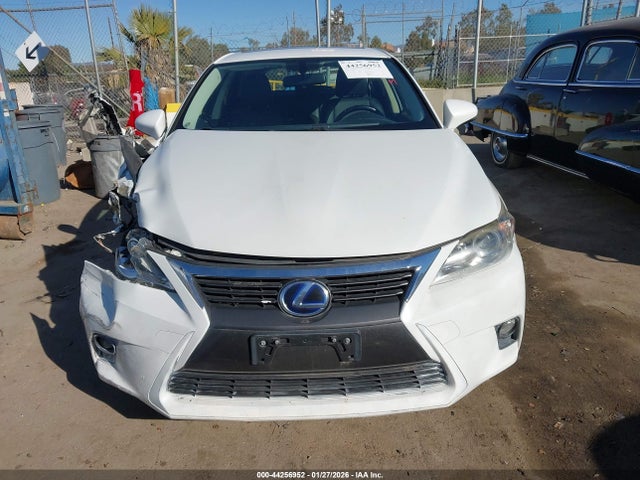 Lexus CT 200H 2014 JTHKD5BH3E2192876 Image 12