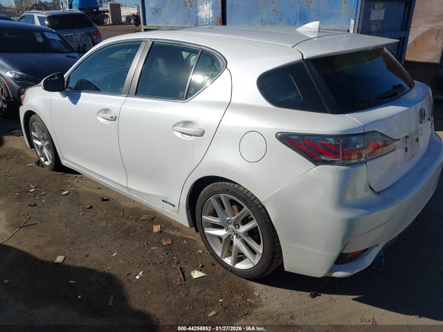 Lexus CT 200H 2014 JTHKD5BH3E2192876 Image 3