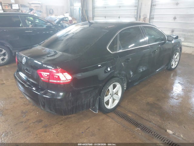 2014 VOLKSWAGEN PASSAT 1VWBS7A33EC060460 Photo 3