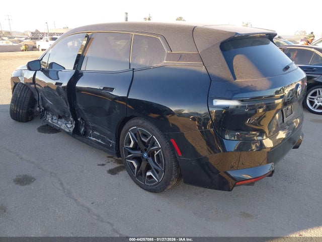 2025 BMW IX WB533CF03SCS28505 Photo 2