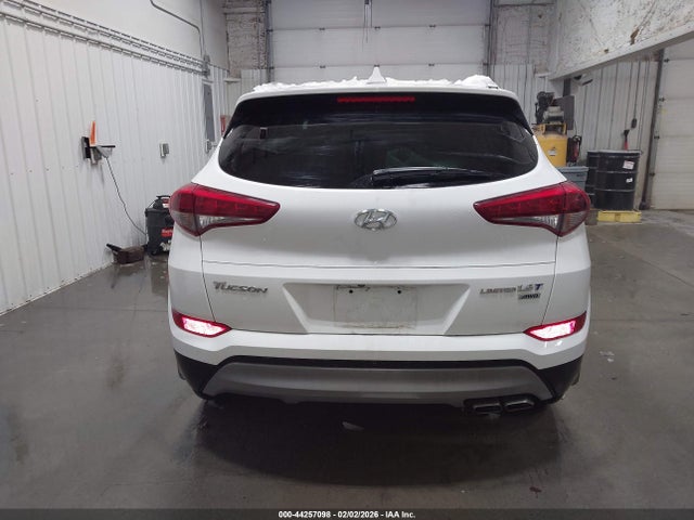 KM8J3CA25HU305605 Hyundai Tucson Limited