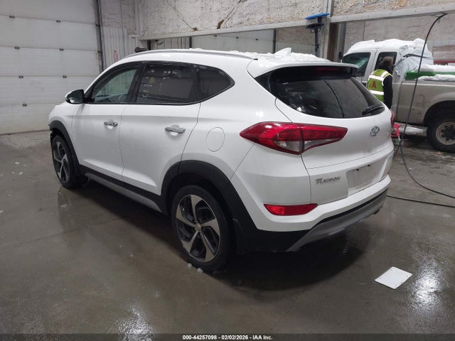 KM8J3CA25HU305605 Hyundai Tucson Limited