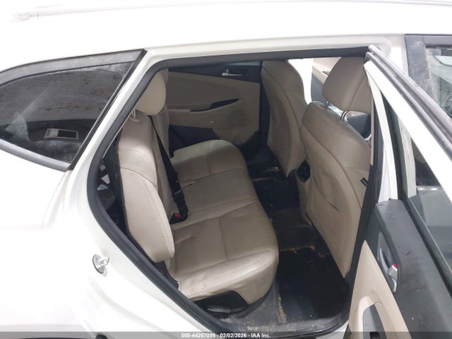 KM8J3CA25HU305605 Hyundai Tucson Limited