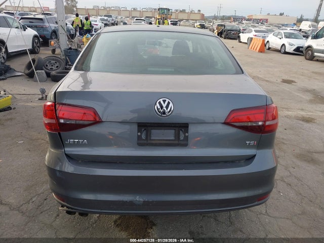3VW267AJ9GM277077 Volkswagen Jetta 1.4t S