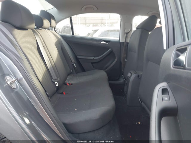 3VW267AJ9GM277077 Volkswagen Jetta 1.4t S