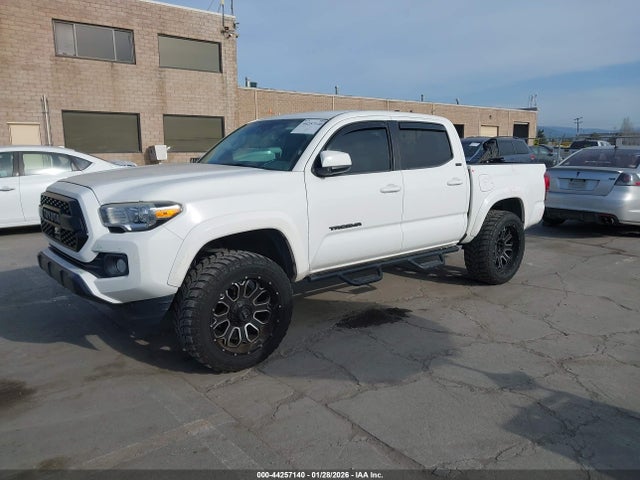3TMAZ5CN6JM057591 Toyota Tacoma Sr5 V6